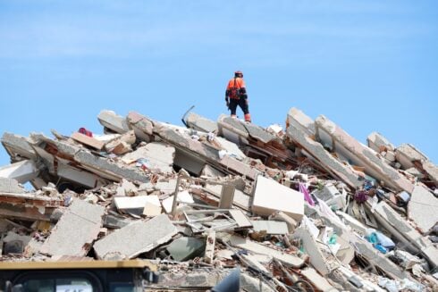 watch:-malaga-firefighters-search-for-survivors-in-venezuela-as-spain-leads-eu-earthquake-response-to-disaster-that-has-already-claimed-1,500-lives