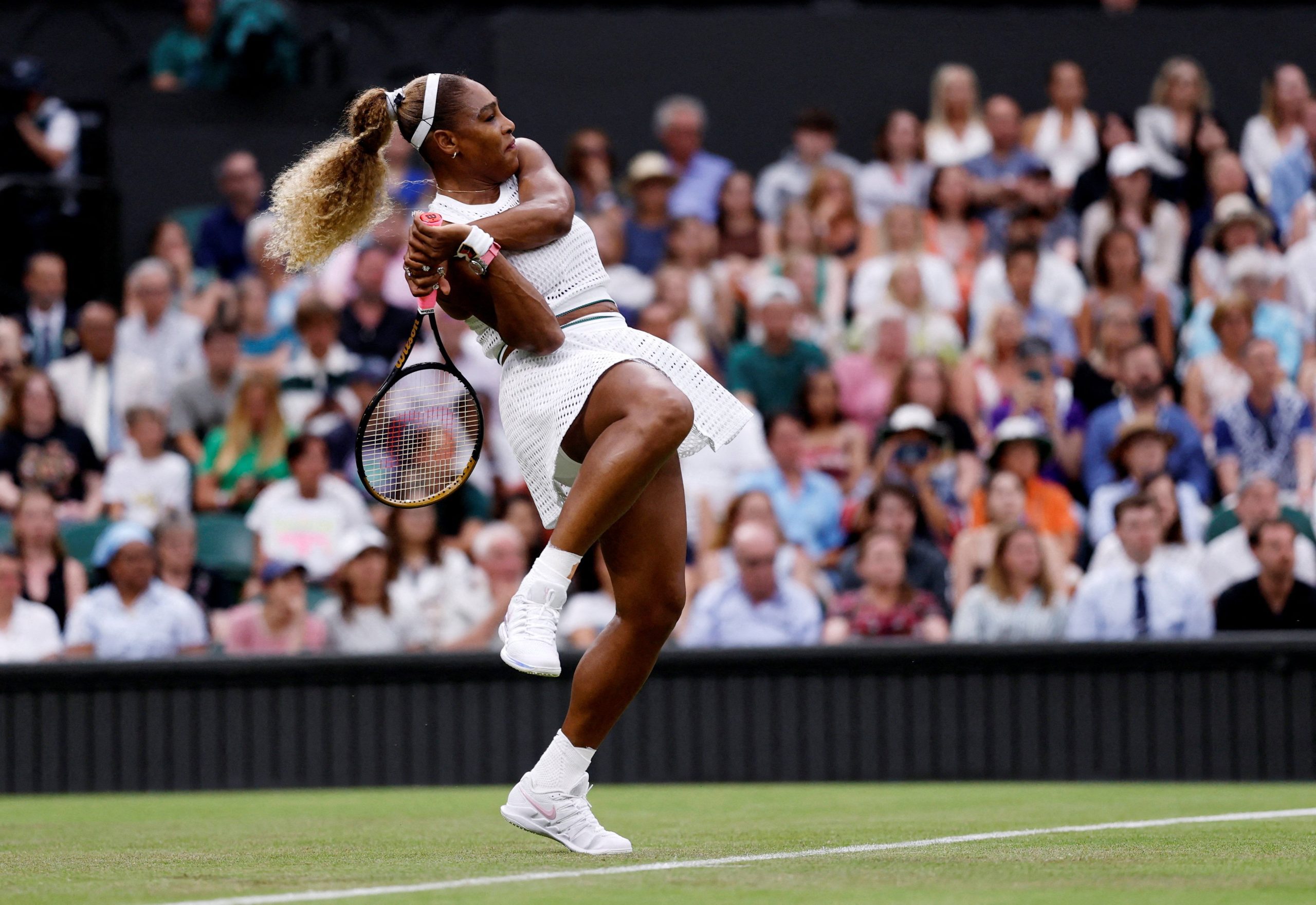 serena-williams-cae,-pero-de-pie.-ella-siempre-de-pie