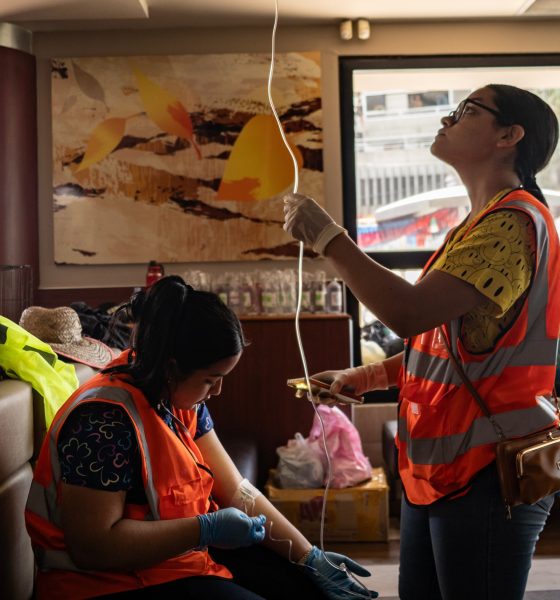 a-mcdonald’s-turned-into-a-hospital:-improvisation-and-neglect-mark-the-first-week-of-venezuela’s-earthquake-tragedy