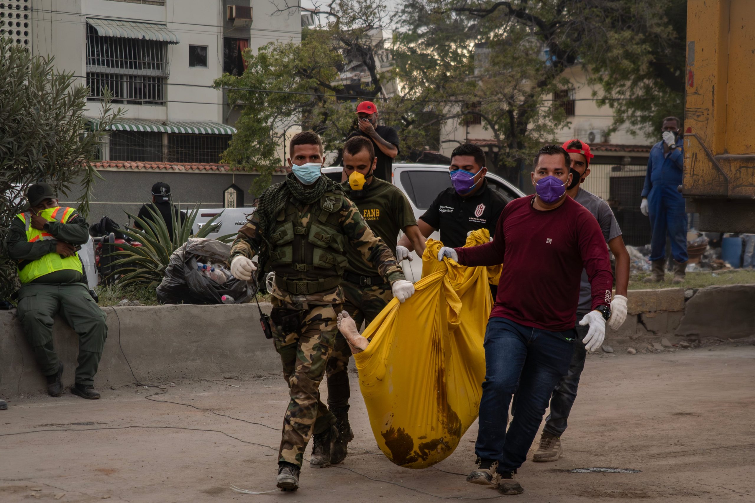 venezuelans-search-for-relatives-among-unrecognizable-bodies:-‘i-can’t-say-for-certain-it’s-my-niece’
