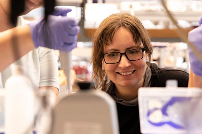cientificos-de-estados-unidos-dicen-haber-creado-una-“celula-sintetica”-capaz-de-replicarse-y-evolucionar