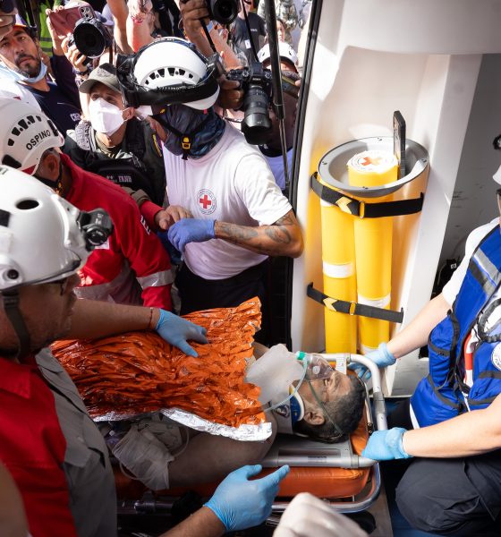 medio-mundo-al-rescate-de-hernan:-un-venezolano-sale-con-vida-de-entre-los-escombros-tras-ocho-dias-sepultado-por-el-terremoto