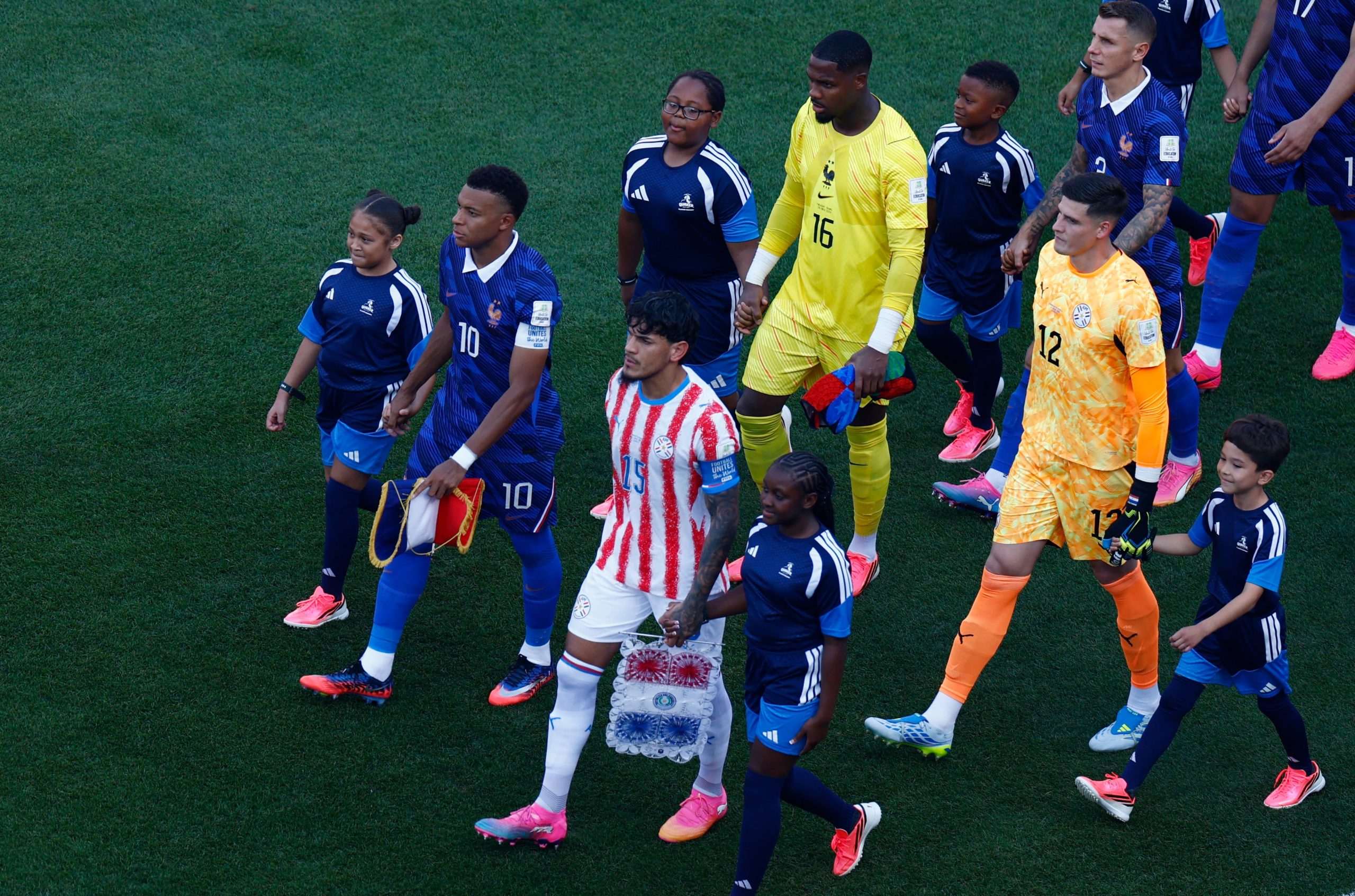 paraguay-–-francia,-el-partido-de-octavos-del-mundial-en-directo-|-mbappe-comanda-el-ataque-frances-ante-la-aguerrida-paraguay