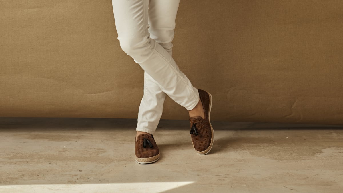 los-mocasines-de-hombre-para-verano-que-arrasan-en-amazon:-de-algodon,-sin-cordones-y-en-mas-de-30-colores