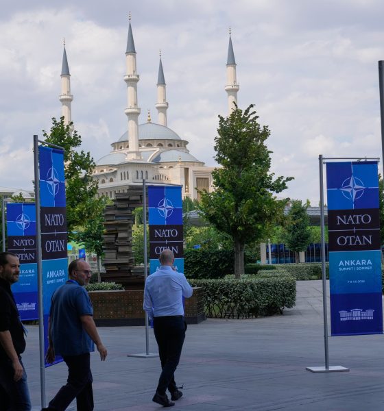 ankara-recibe-a-los-lideres-de-la-otan-con-cientos-de-detenciones-preventivas,-un-blindaje-total-y-taxistas-con-colonia