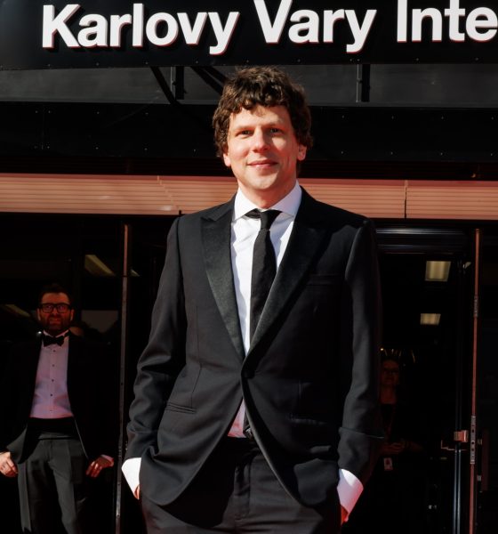 jesse-eisenberg-recibira-la-ciudadania-polaca:-“deseo-dedicar-mas-tiempo-de-mi-vida-y-mi-carrera-a-trabajar-en-europa”