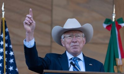former-ambassador-to-mexico-ken-salazar-says-in-his-memoir-that-no-us-agent-traveled-on-the-plane-that-transported-‘el-mayo’-zambada