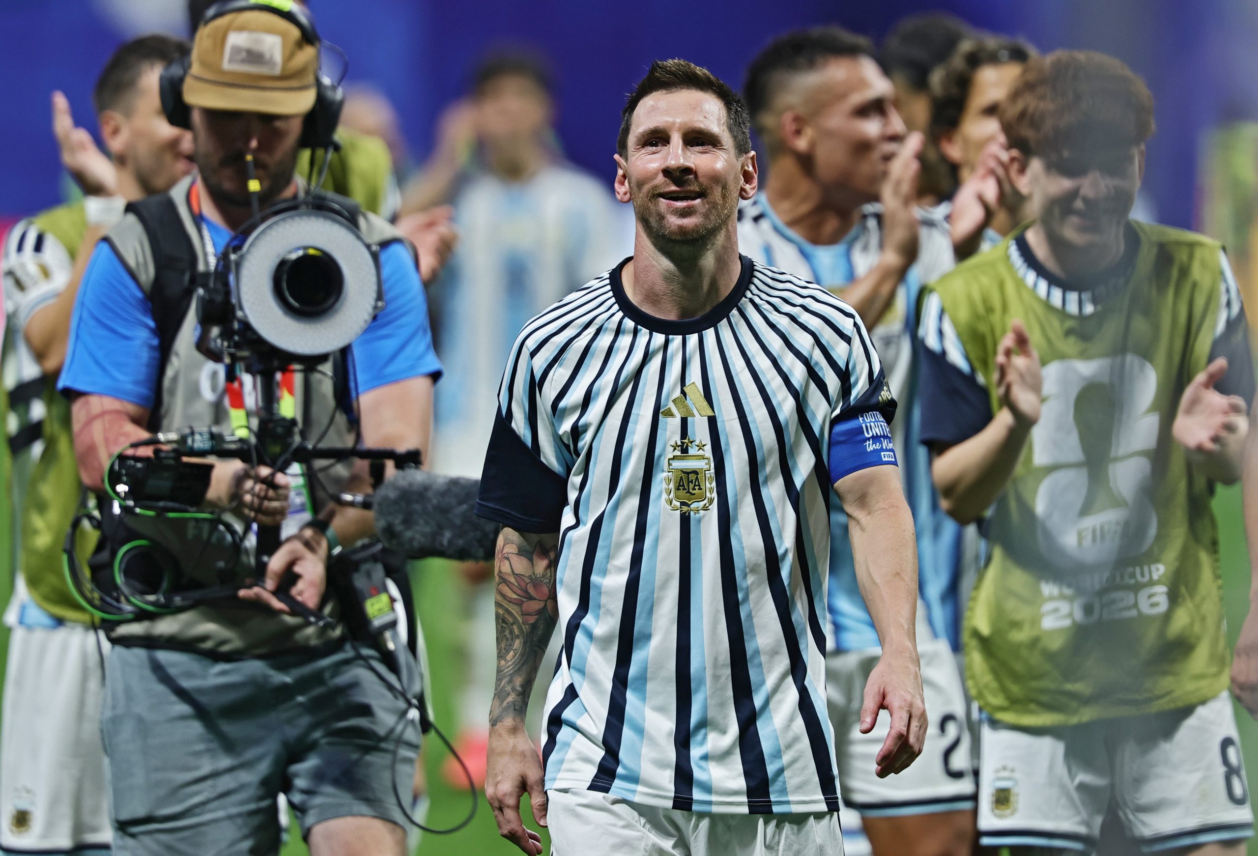 poco-futbol,-mucha-epica-y-todo-messi-en-la-argentina-de-“la-llorona”-scaloni