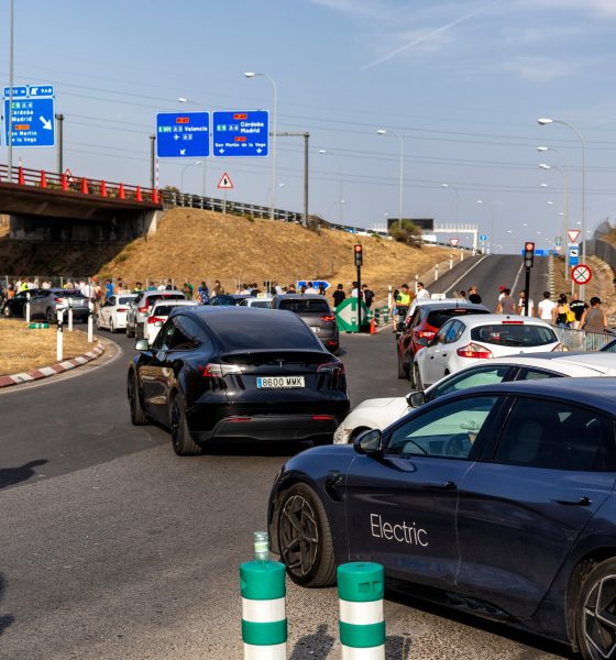 largas-caminatas,-retenciones-y-sin-transporte-publico:-el-arranque-del-mad-cool-confirma-los-temores-de-villaverde-y-getafe