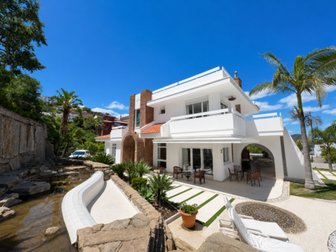 jewel-of-persia:-a-persian-inspired-luxury-villa-near-marbella-blends-ancient-architecture-with-sweeping-costa-del-sol-views