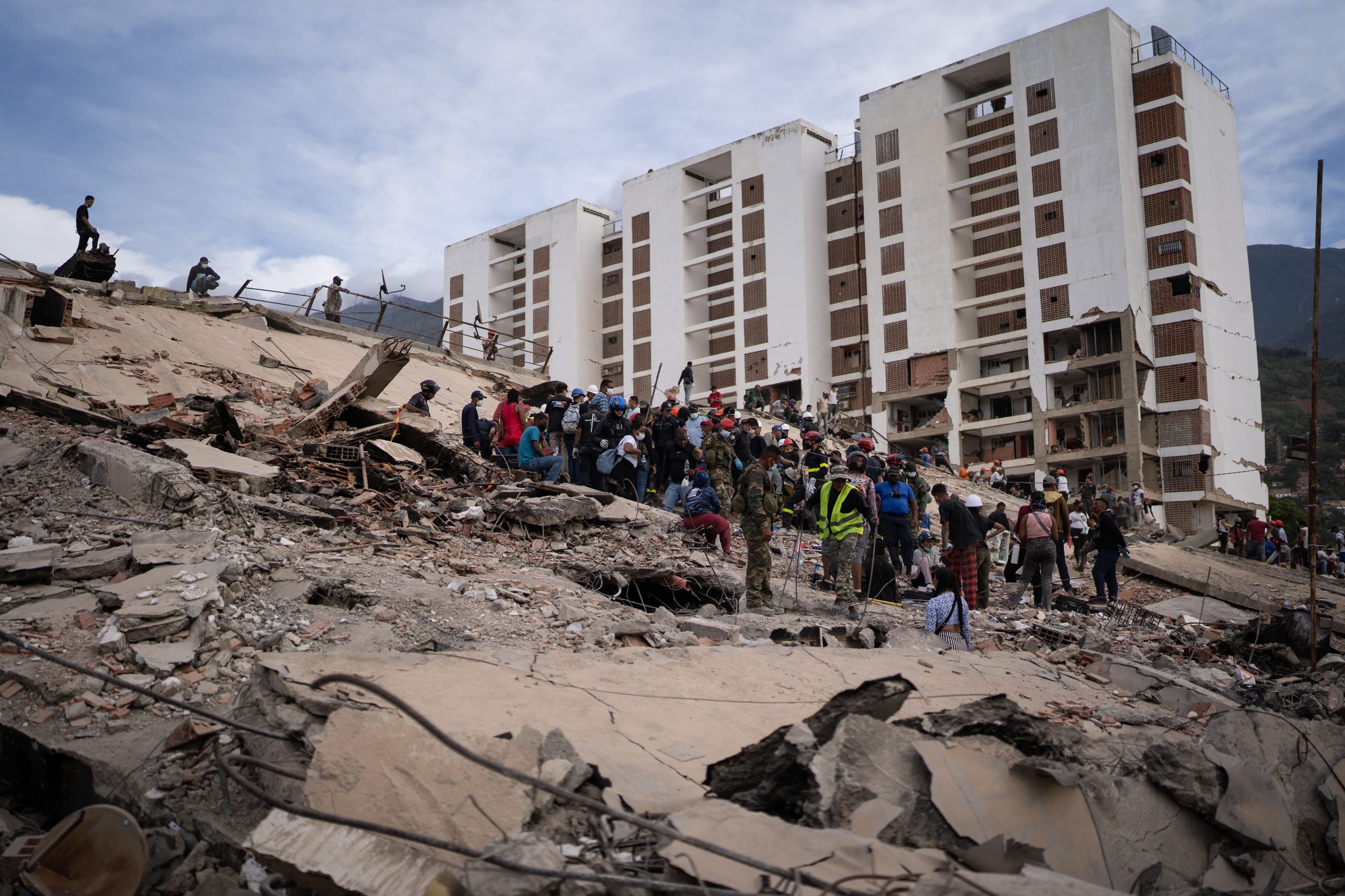 a-17-dias-de-los-terremotos-en-venezuela,-el-gobierno-asegura-que-hay-315-cuerpos-sin-identificar
