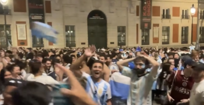 argentine-fans-flood-madrid’s-iconic-plaza-mayor-after-england-heartbreak-–-chanting-‘spain-is-scared’-ahead-of-sunday’s-world-cup-final