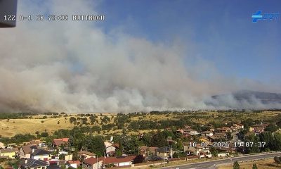 el-incendio-forestal-de-lozoyuela-obliga-a-enviar-un-es-alert-para-confinar-varias-poblaciones-vecinas-y-moviliza-a-la-ume