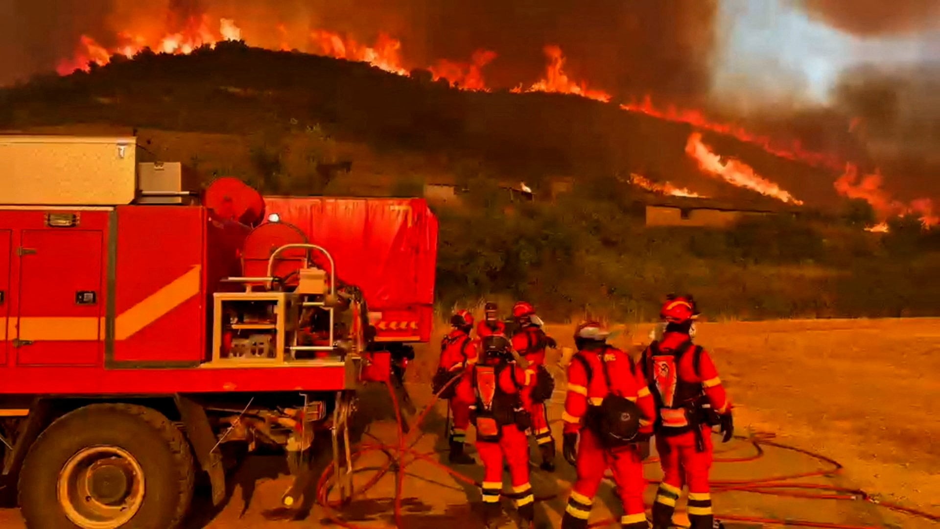 el-incendio-del-municipio-aragones-de-ores-arrasa-14.000-hectareas-amenazando-uncastillo