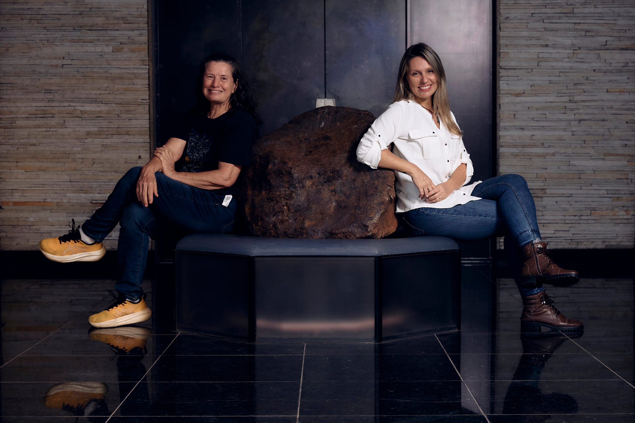 the-meteoriticists,-a-trio-of-women-scientists-hunting-fallen-celestial-bodies-in-brazil