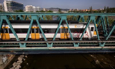 un-socavon-en-las-obras-del-soterramiento-de-trenes-en-montcada-obliga-a-parar-tres-lineas-de-rodalies-y-engulle-a-una-grua