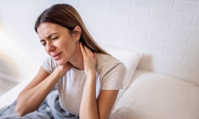 adios-a-levantarte-con-dolor-de-cuello-o-rigidez:-la-almohada-ergonomica-de-mariposa-que-alivia-las-cervicales