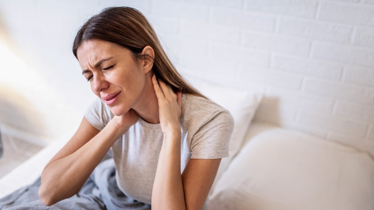 adios-a-levantarte-con-dolor-de-cuello-o-rigidez:-la-almohada-ergonomica-de-mariposa-que-alivia-las-cervicales