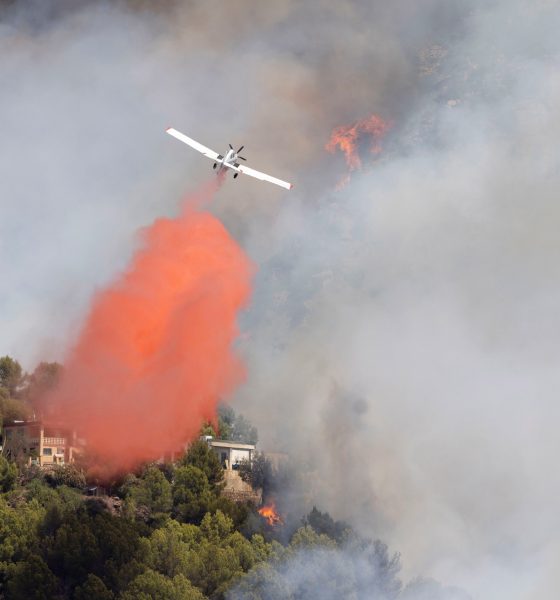 el-incendio-de-la-vall-d’uixo-(castellon),-originado-en-varios-focos,-obliga-a-evacuar-unos-8.000-habitantes-de-ocho-municipios
