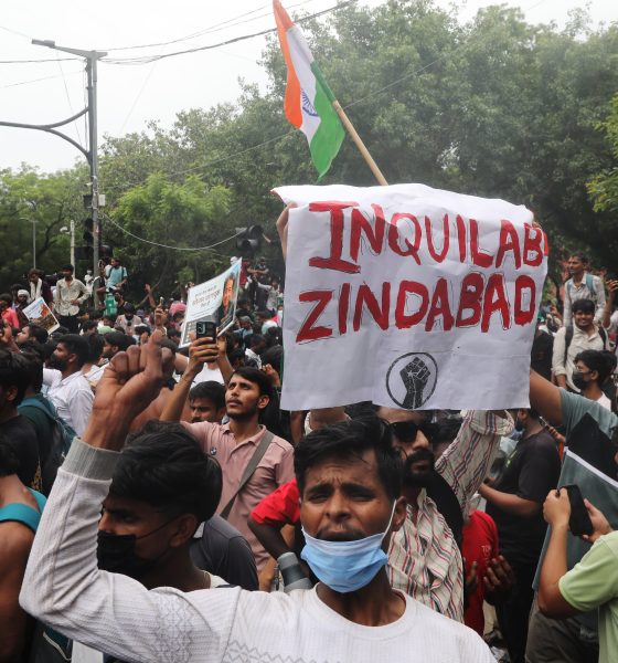 los-jovenes-del-movimiento-de-‘las-cucarachas’-anuncian-el-fin-de-sus-protestas-tras-lograr-la-dimision-del-ministro-de-educacion-de-la-india