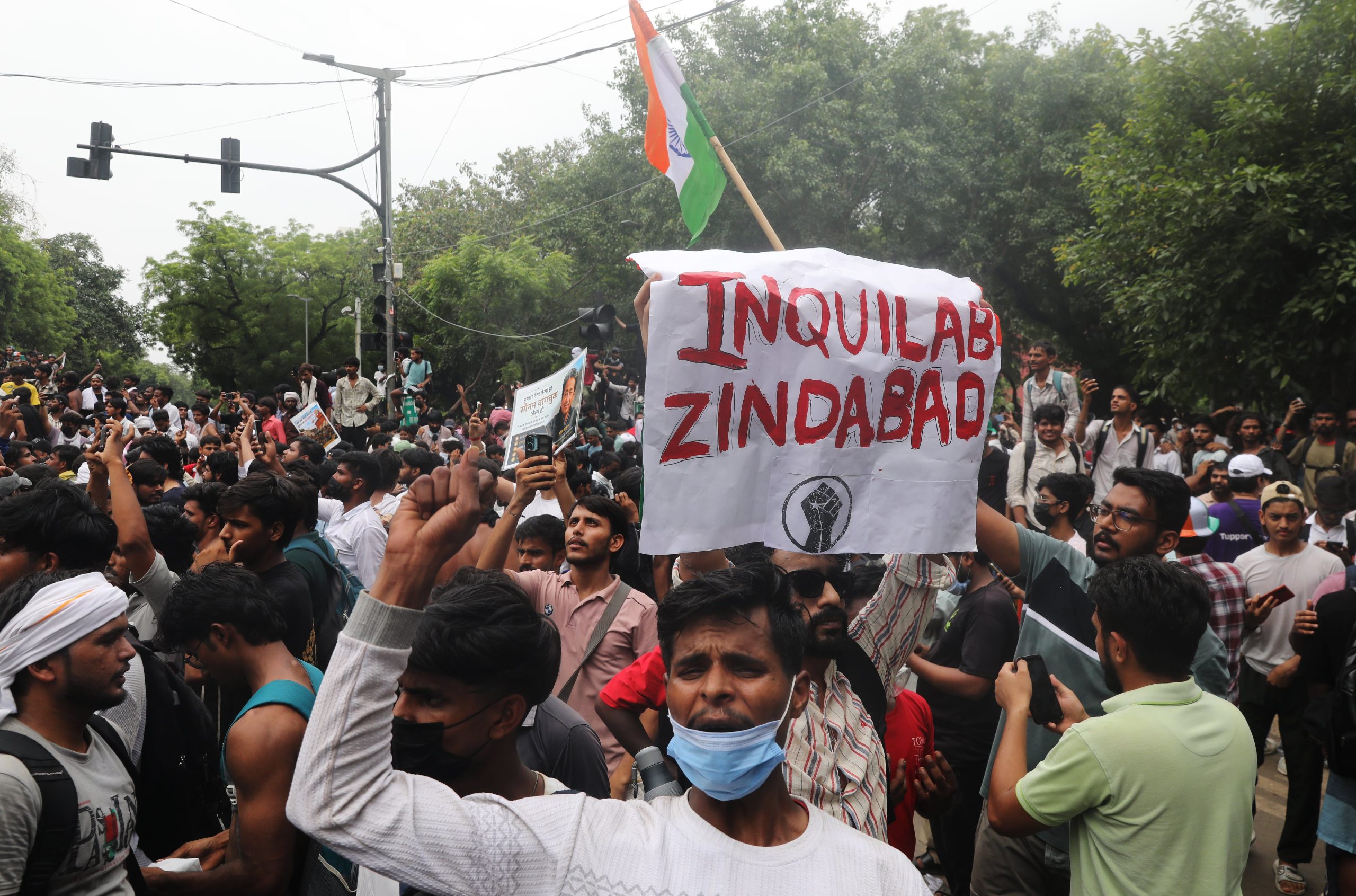 los-jovenes-del-movimiento-de-‘las-cucarachas’-anuncian-el-fin-de-sus-protestas-tras-lograr-la-dimision-del-ministro-de-educacion-de-la-india