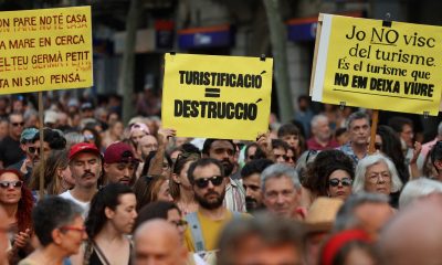 multitudinaria-protesta-en-palma-contra-la-masificacion-turistica:-“esta-todo-sobreexplotado”