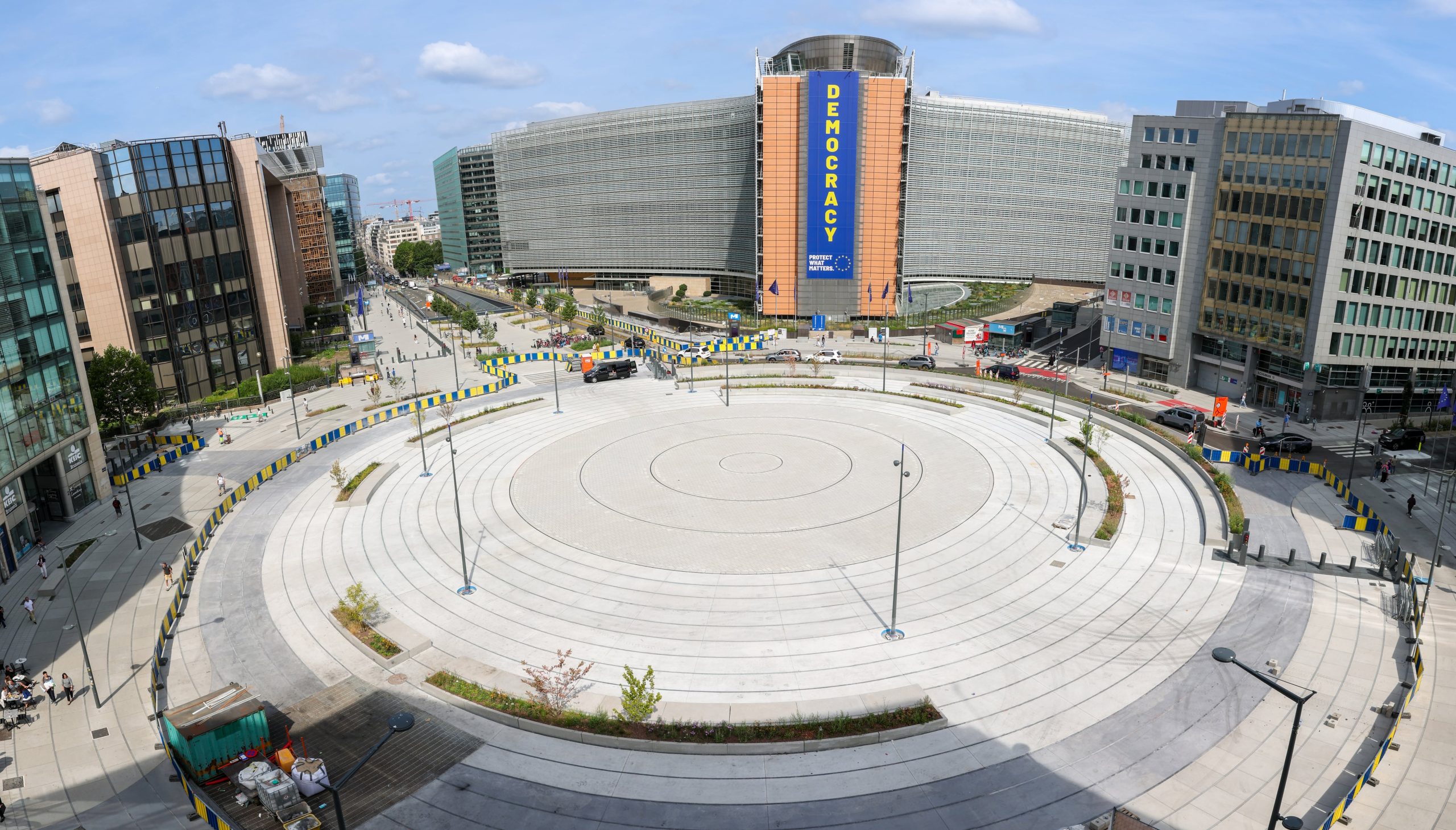 ‘the-largest-frying-pan-in-europe’-ignites-tempers-in-brussels