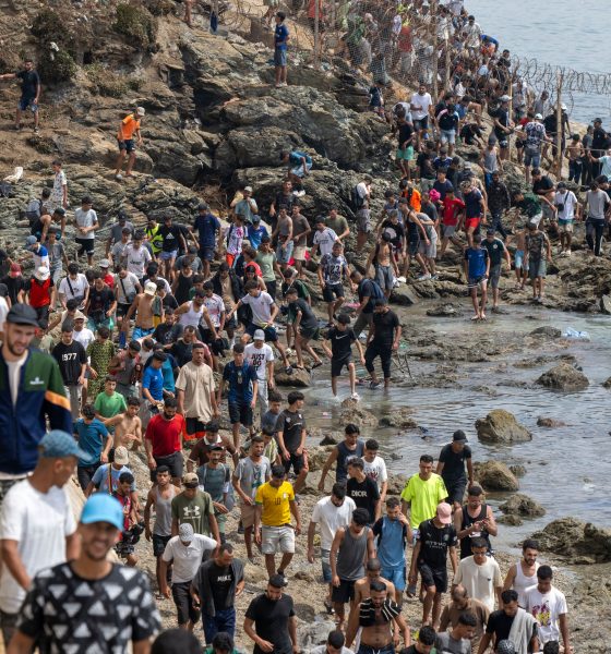 marruecos-manda-parar-el-exodo-de-50.000-migrantes-sobre-ceuta