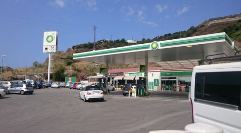 kidnap-horror-on-the-costa-del-sol-as-armed-thugs-snatch-yemeni-man-and-dump-him-at-petrol-station-‘severely-disfigured’