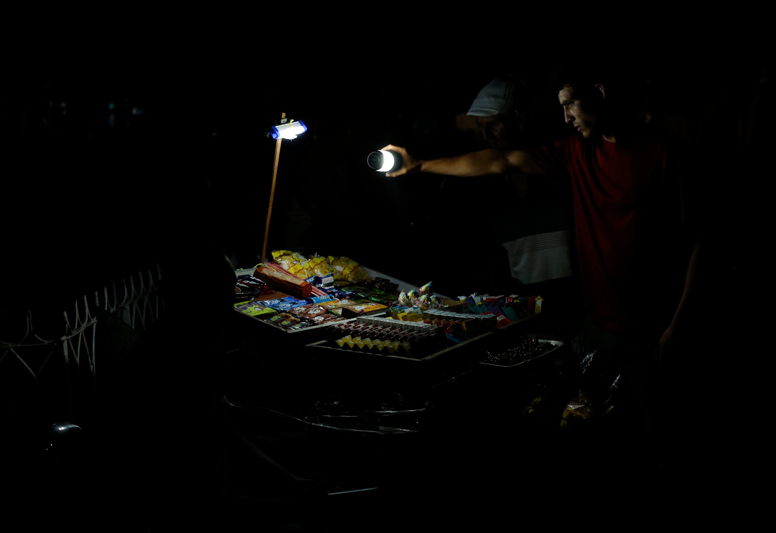 cuba,-paralyzed-and-in-the-dark