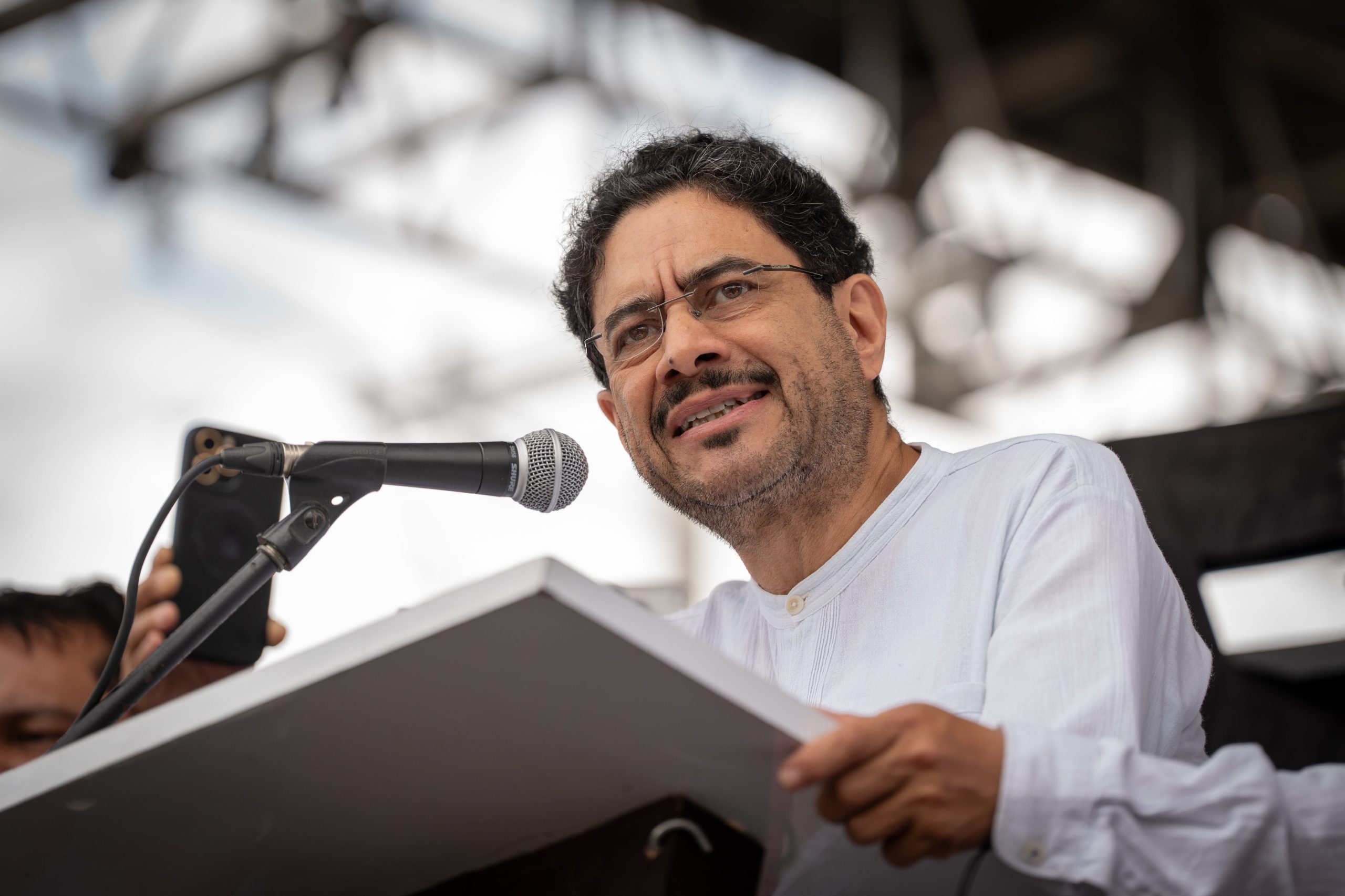 la-izquierda-colombiana-inicia-su-resistencia-contra-el-nuevo-presidente:-“abelardo-de-la-espriella-sera-un-agente-de-estados-unidos”