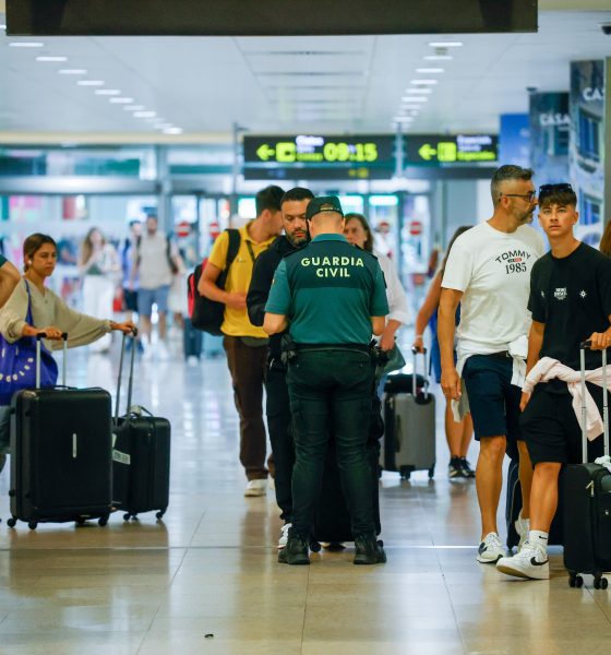 primer-dia-de-control-a-los-viajeros-procedentes-de-italia:-la-policia-pide-la-documentacion-a-solo-el-5%-o-10%-de-los-pasajeros