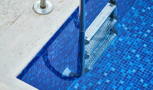 man,-21,-found-dead-in-the-pool-of-a-malaga-villa-—-the-second-such-death-in-the-province-in-24-hours