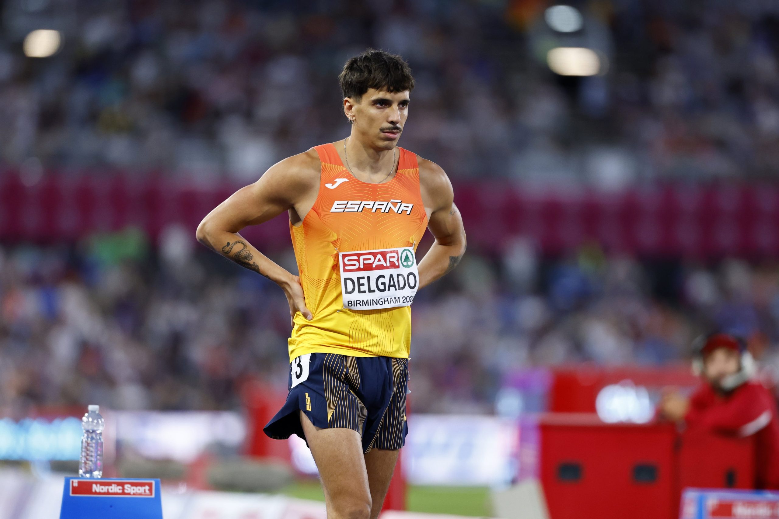delgado-siente-que-deja-escapar-una-medalla-en-los-400m-vallas