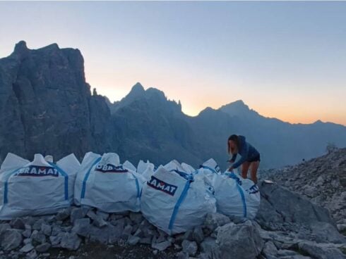 mountaineers-find-over-a-tonne-of-rubbish-dumped-in-a-cave-in-spain’s-protected-picos-de-europa-national-park