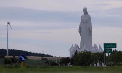 la-estatua-de-la-virgen-maria-mas-alta-de-europa-se-encuentra-en-polonia-y-mide-alrededor-de-55-metros