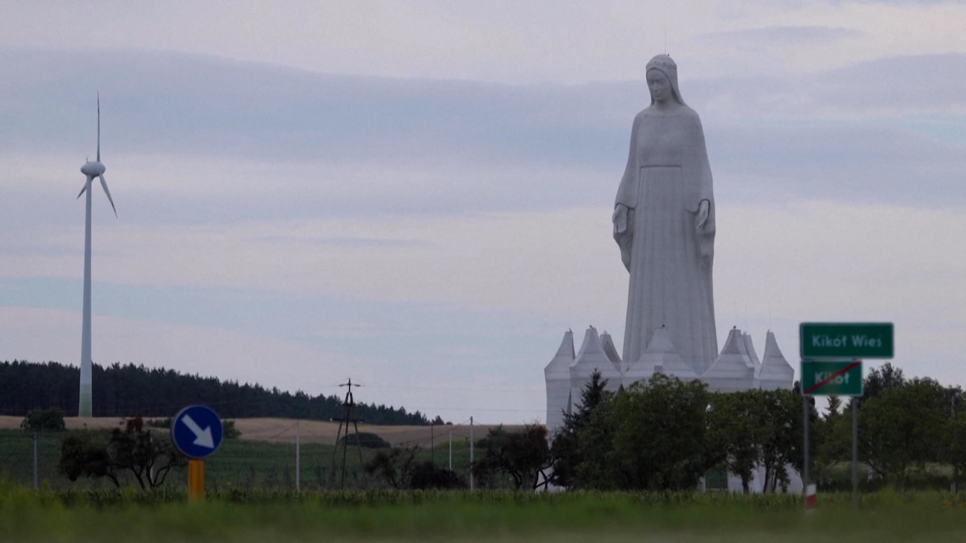 la-estatua-de-la-virgen-maria-mas-alta-de-europa-se-encuentra-en-polonia-y-mide-alrededor-de-55-metros