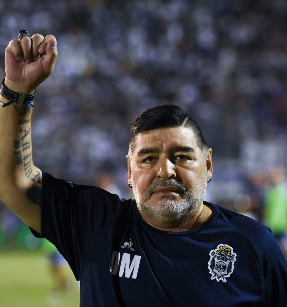 maradona-death-trial-upended-by-bizarre-error:-experts-analyzed-his-father’s-clinical-records