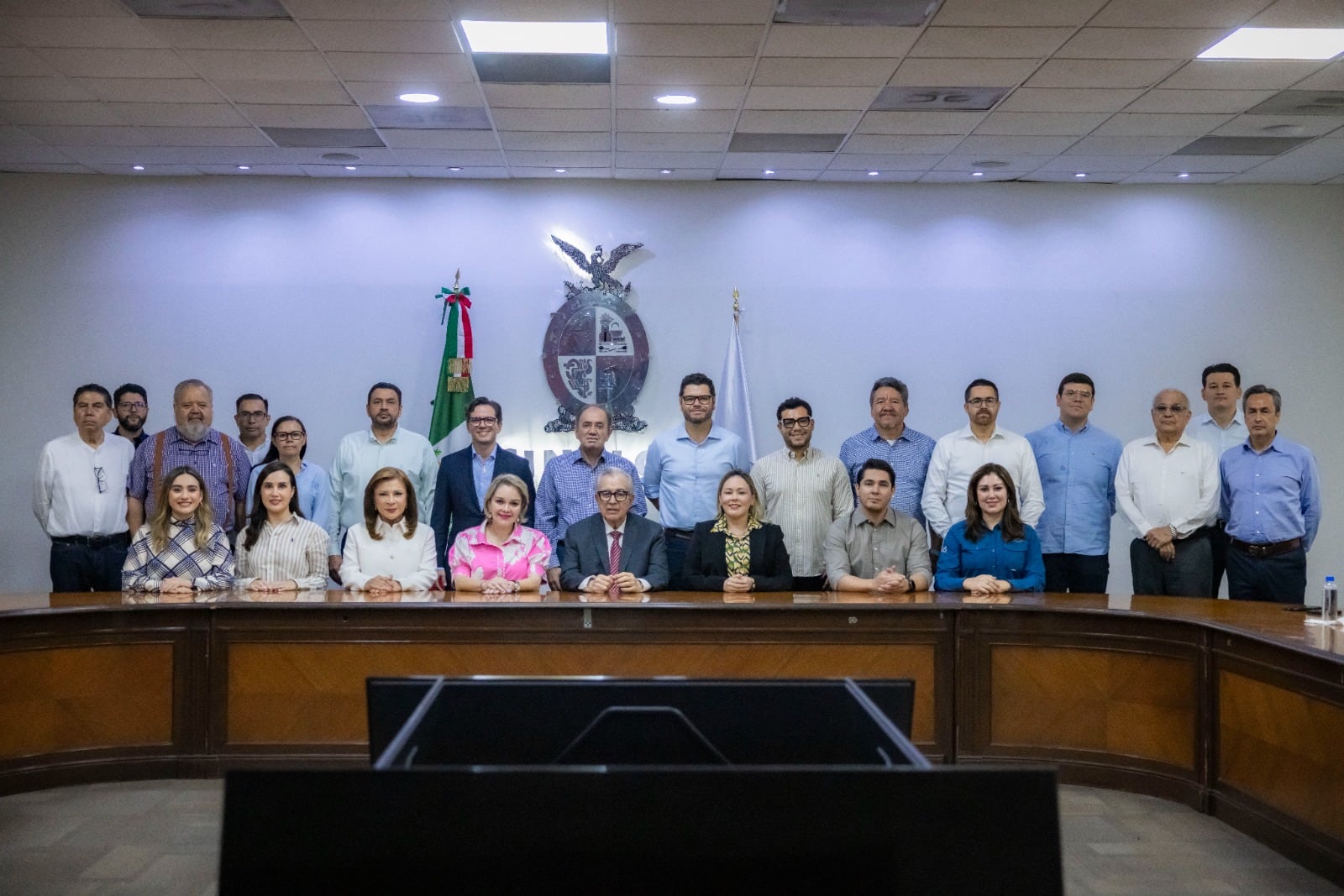 ruben-rocha-regresa-como-gobernador-de-sinaloa-pese-a-los-senalamientos-de-vinculos-con-el-narcotrafico