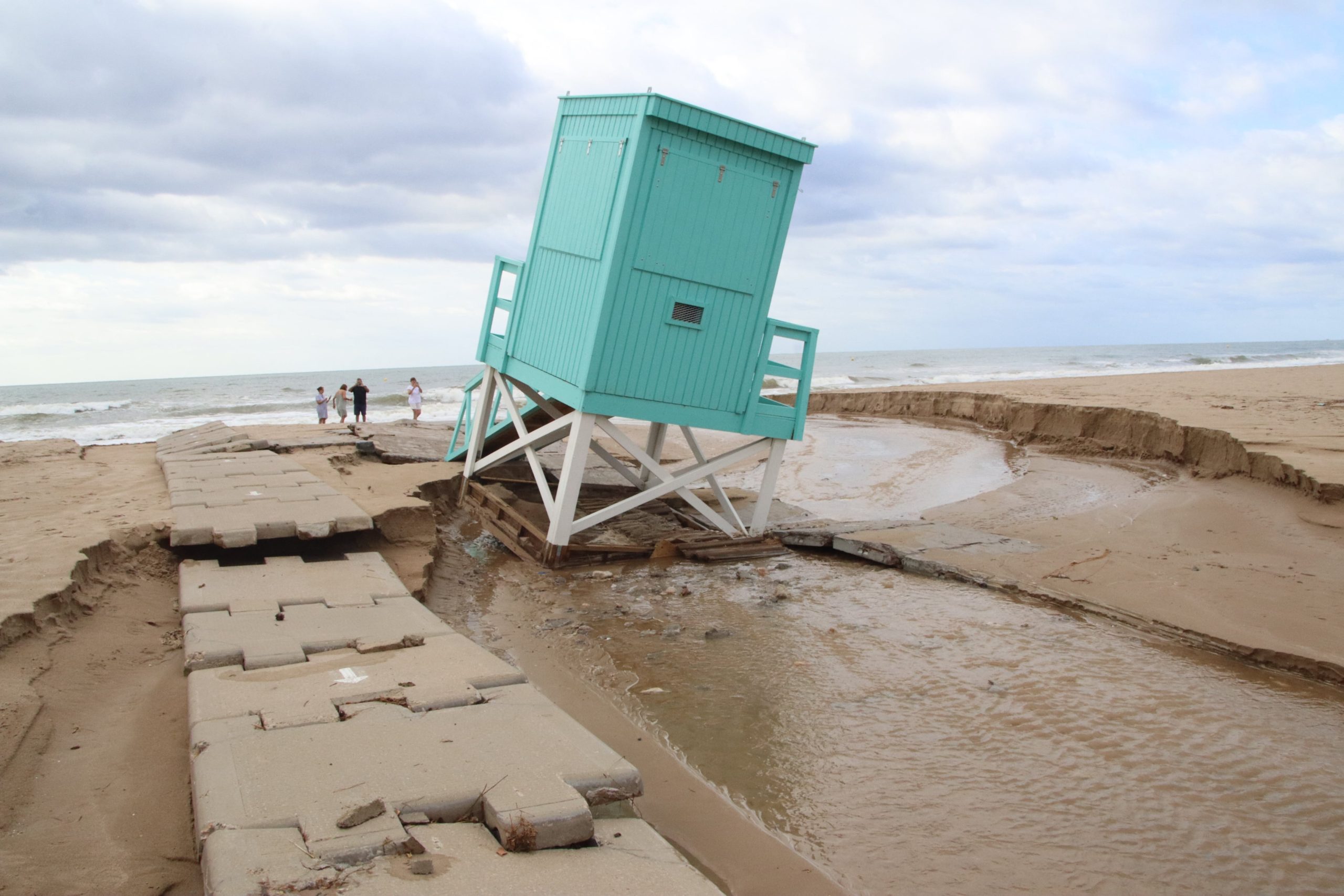 las-lluvias-torrenciales-provocan-inundaciones-en-torredembarra-y-el-vendrell-y-dejan-un-herido-critico