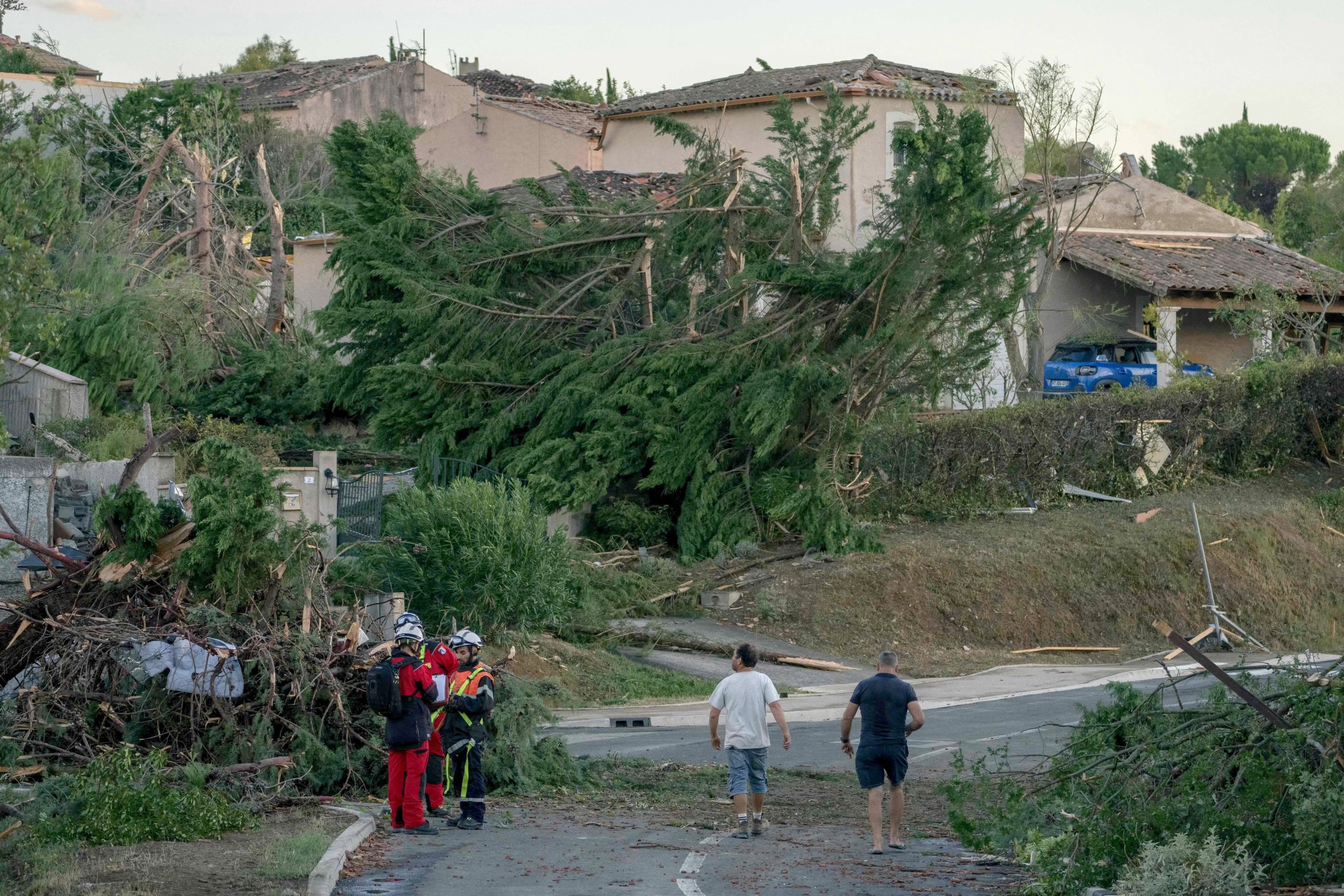 un-violento-tornado-arrasa-un-pueblo-en-el-sur-de-francia-y-deja-39-heridos