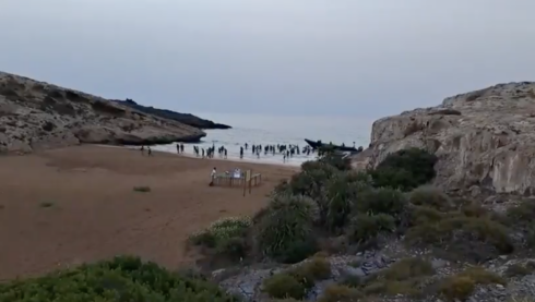 watch:-‘migrant-taxi’-speed-boat-drops-dozens-more-people-on-a-beach-in-southern-spain-–-the-second-in-a-week