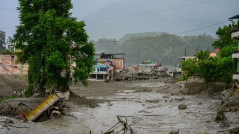four-spaniards-and-dozens-of-brits-missing-after-hundreds-killed-in-devastating-nepal-flash-floods