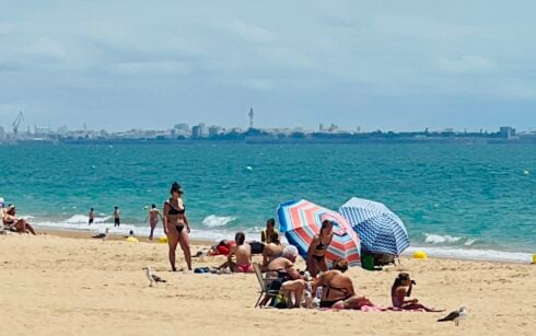 five-cadiz-beaches-on-the-costa-de-la-luz-closed-to-swimmers-as-spain’s-summer-of-fecal-bacteria-continues