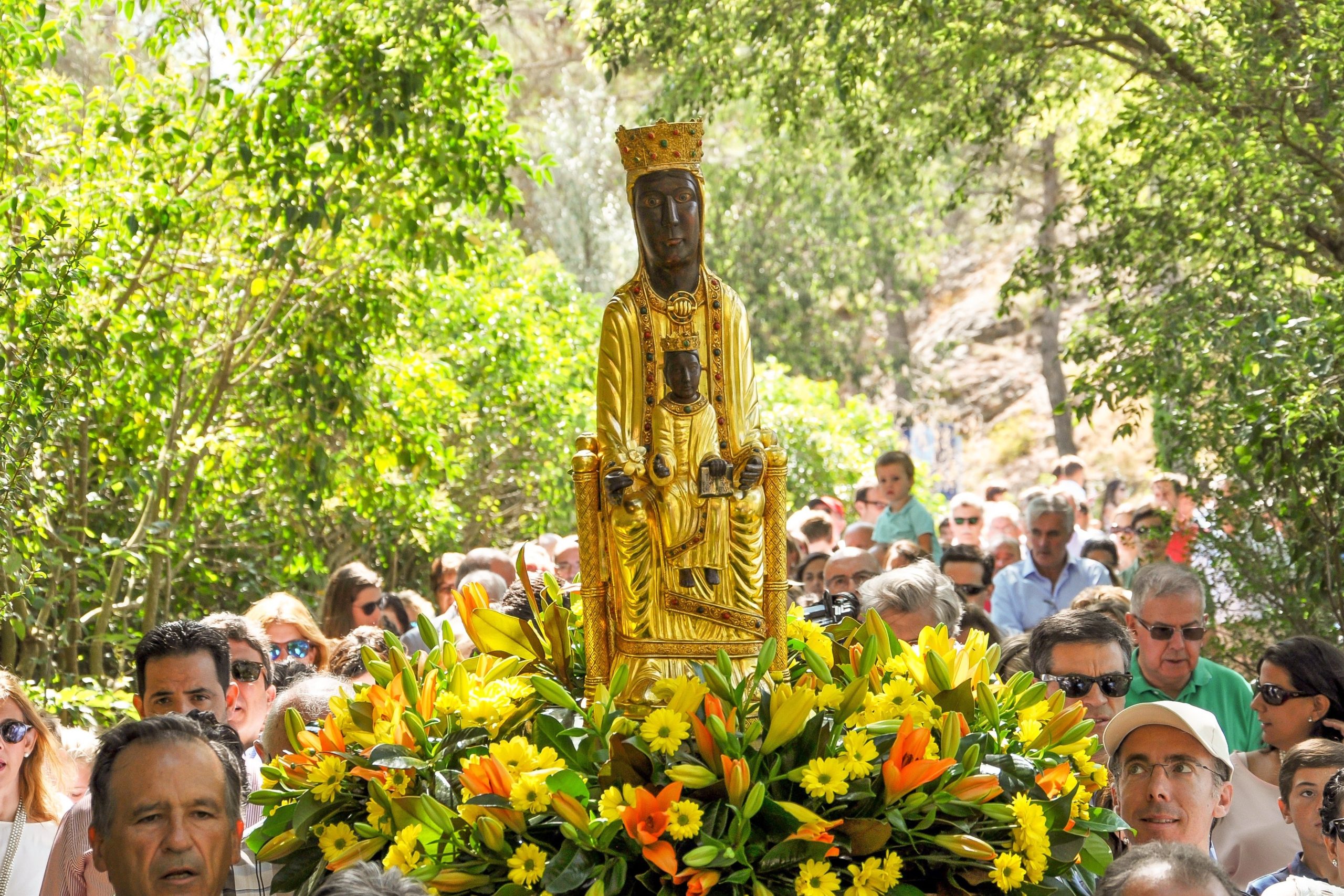 el-obispo-de-barbastro-denuncia-que-el-opus-dei-retiene-ilegalmente-la-talla-del-siglo-xi-de-la-virgen-de-torreciudad
