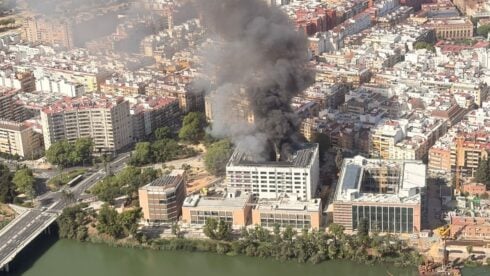 five-injured-as-fire-rips-through-luxury-hotel-under-construction-in-sevilla