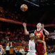 estados-unidos,-con-una-gran-caitlin-clark,-supera-a-la-jugadora-mas-alta-de-la-historia,-la-china-zhang-ziyu-(2,23m)