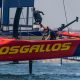 el-hirviente-mediterraneo-es-seda-para-los-gallos,-que-deslumbran-en-la-primera-jornada-del-sailgp-de-valencia