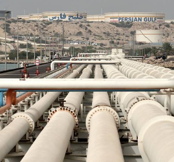 estados-unidos-bombardea-tres-petroleros-iranies,-uno-de-ellos-cerca-de-la-estrategica-isla-de-jarg,-en-respuesta-a-ataques-de-teheran