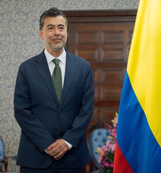 abelardo-de-la-espriella-encomienda-su-politica-migratoria-de-mano-dura-a-un-policia-retirado